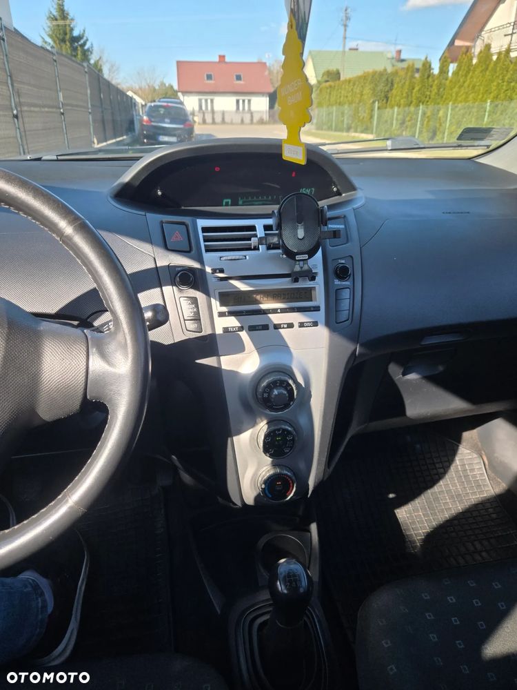 Toyota Yaris - 6