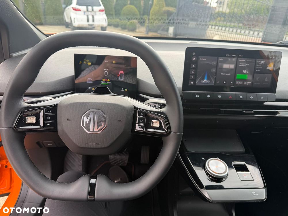 MG 4 Luxury 64 kWh - 8