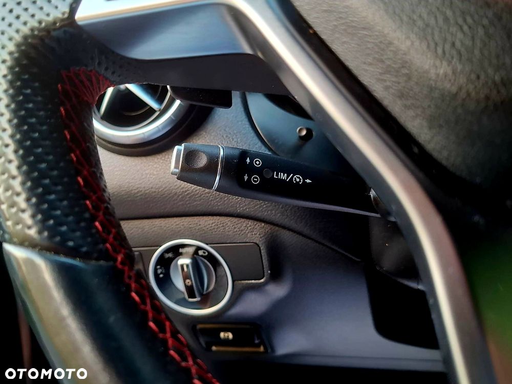 Mercedes-Benz CLA - 27