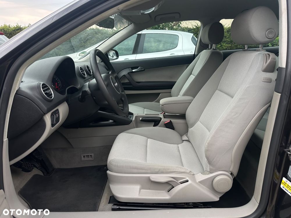 Audi A3 3-drzwiowe 1.6 Attraction - 15