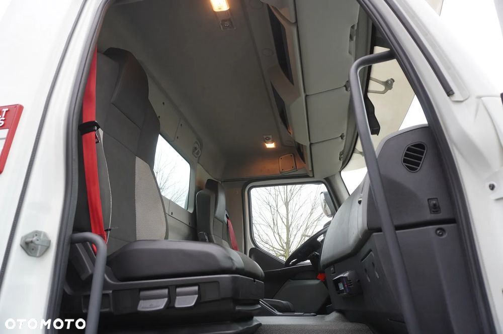 Renault C280 DTI 8 / HDS Fassi 5,6 t / Zasięg 8 m / Platforma 15 EPAL - 30