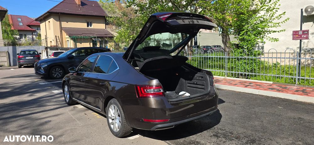 Skoda Superb 1.6 TDI DSG Style - 20