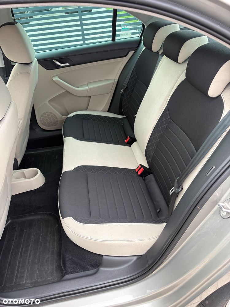 Skoda RAPID - 8