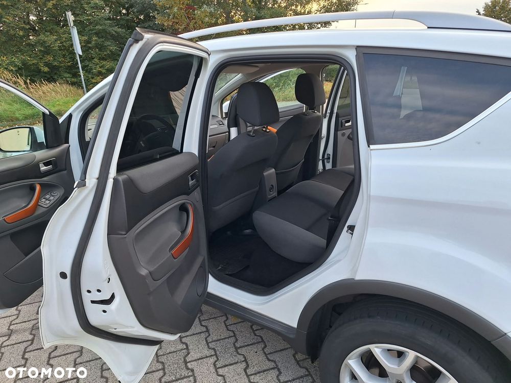 Ford Kuga - 11