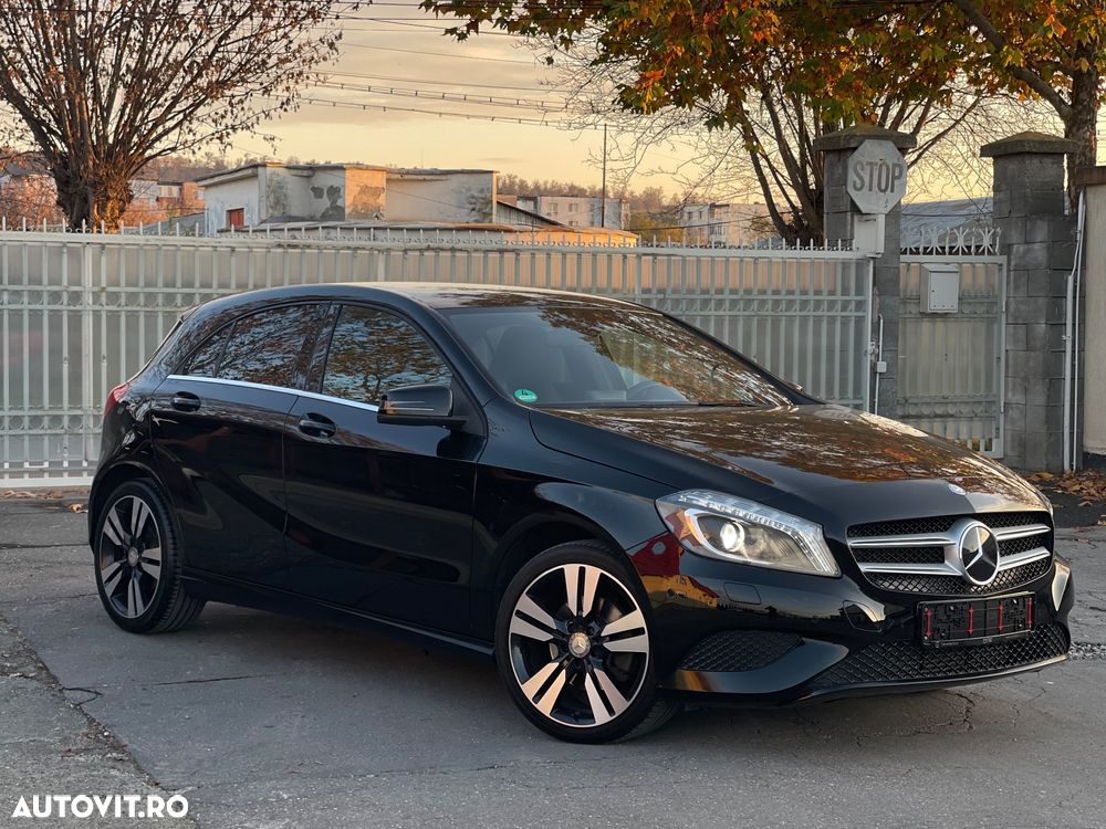 Mercedes-Benz A 180 7G-DCT AMG Line - 12