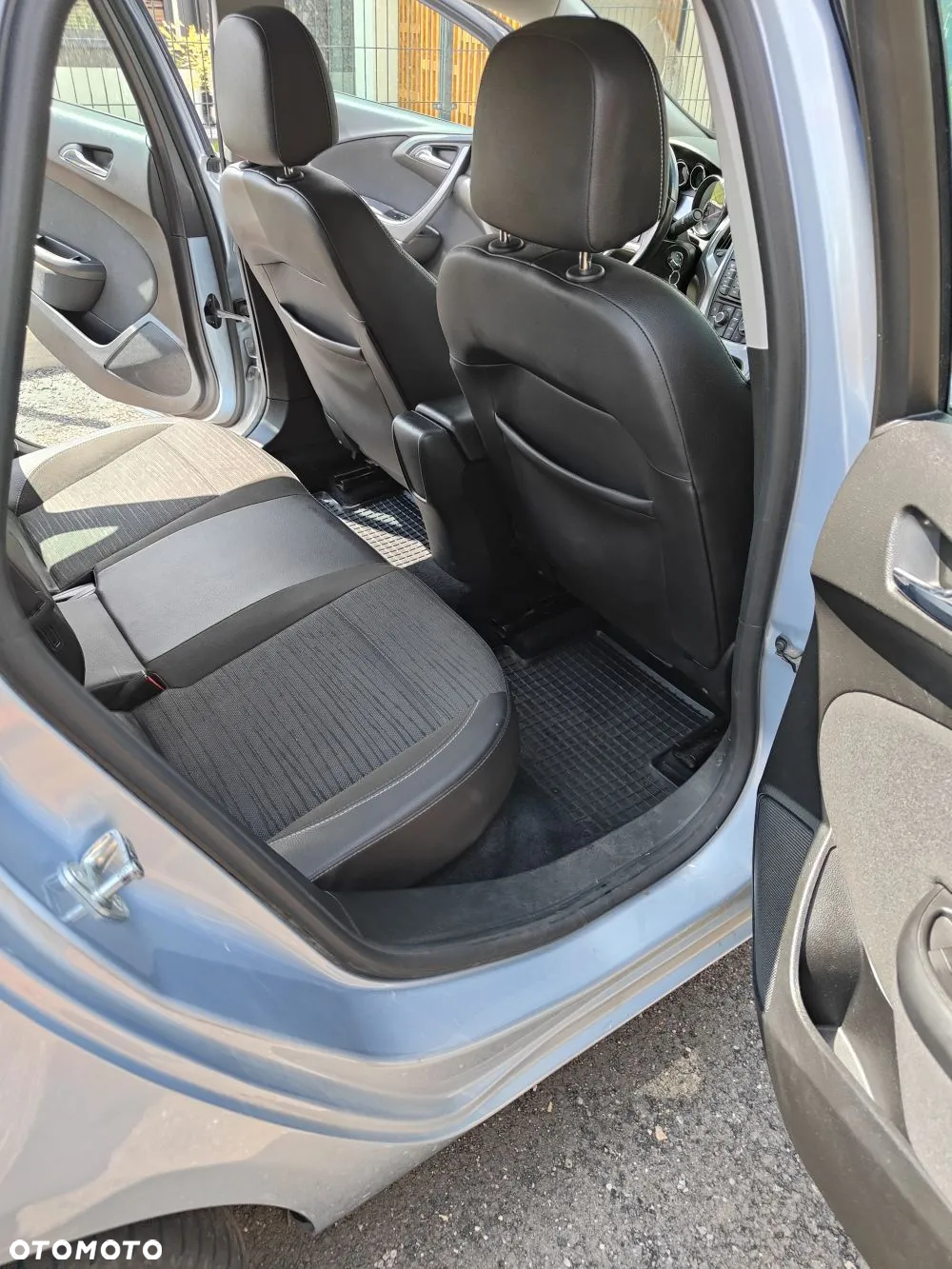 Opel Astra IV 1.4 T Business EU6 - 7