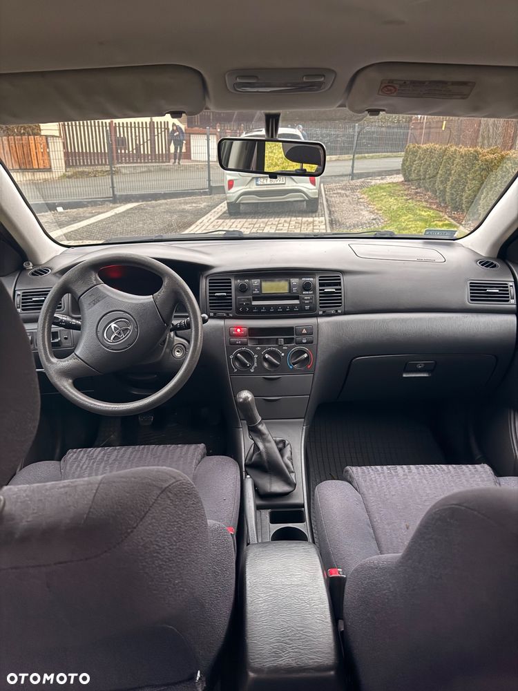 Toyota Corolla 1.6 VVT-i Terra - 4