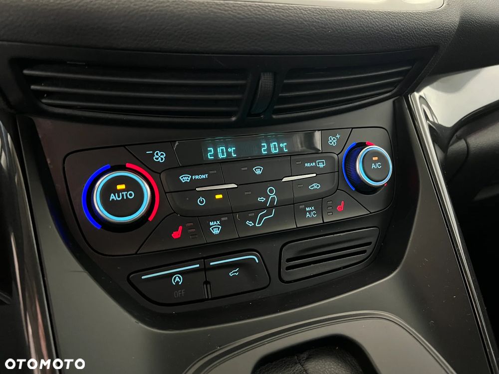 Ford Kuga 2.0 TDCi FWD Titanium - 32