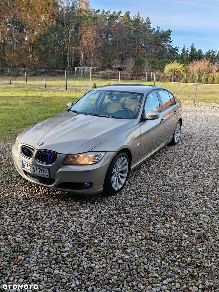 BMW Seria 3 320i - 17