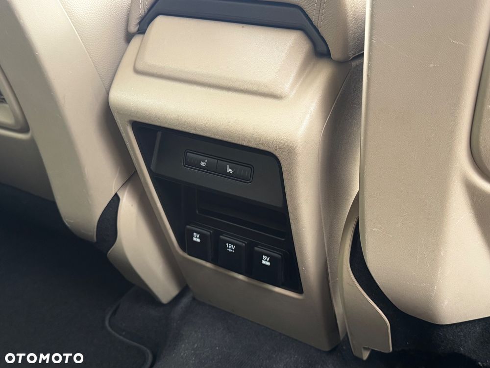 Land Rover Discovery Sport - 22