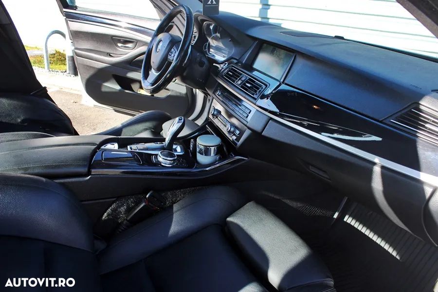 BMW Seria 5 525d xDrive AT - 19