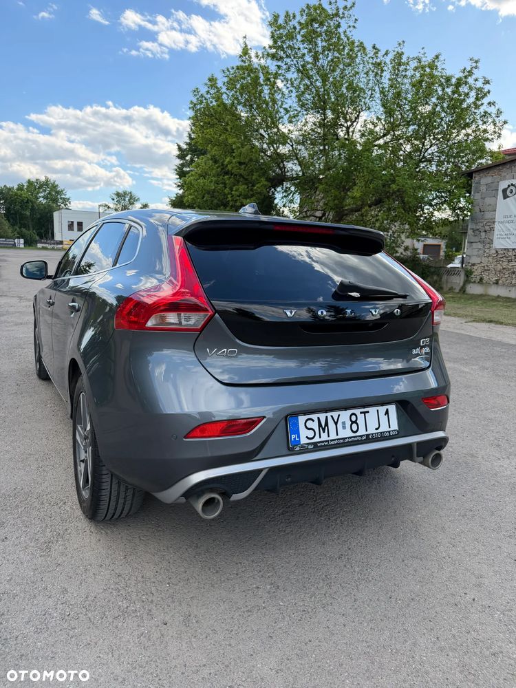 Volvo V40 D3 R Design - 6