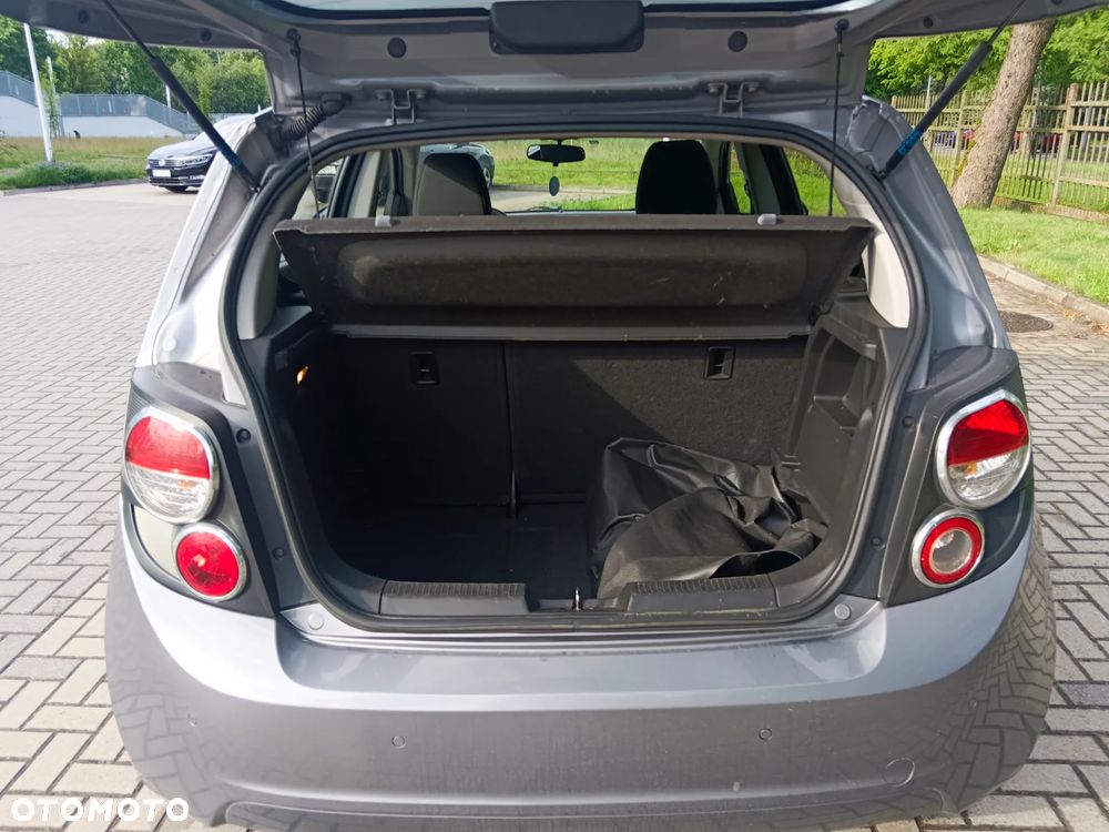 Chevrolet Aveo 1.6 LTZ - 11