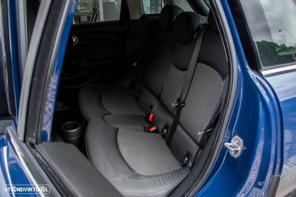 MINI 5 Portas Cooper D - 31