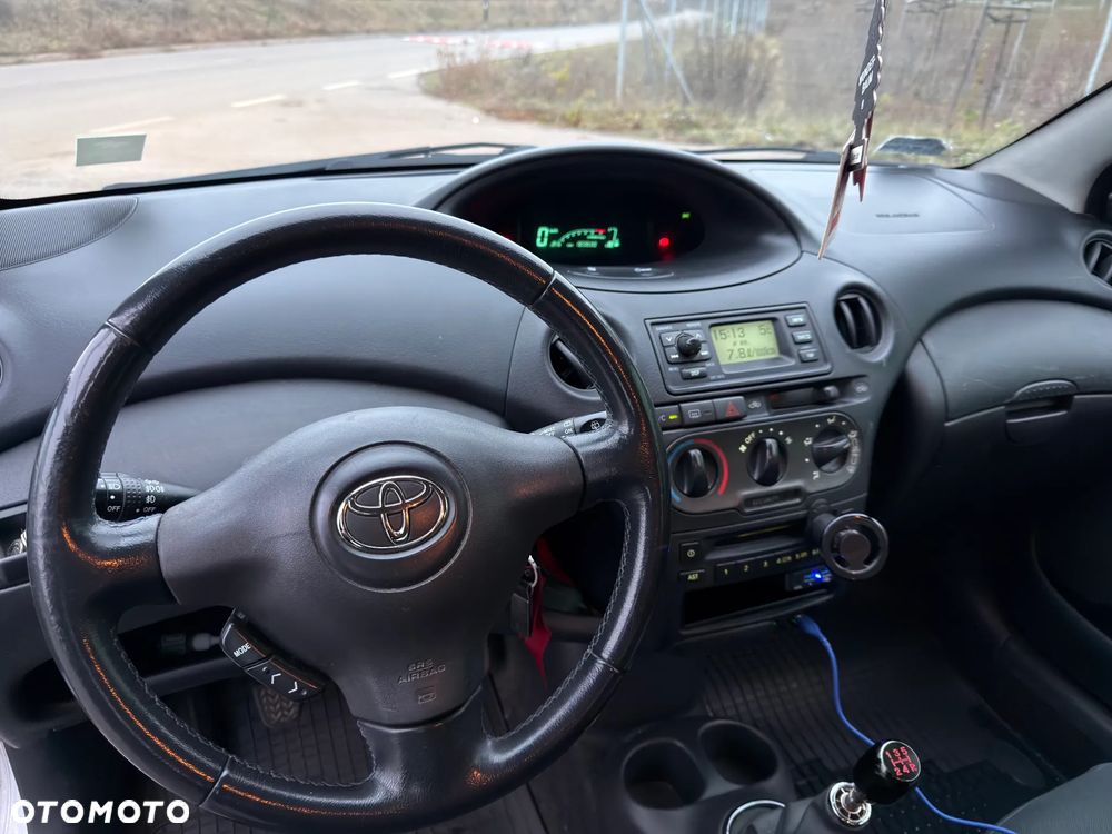 Toyota Yaris 1.0 Blue - 13