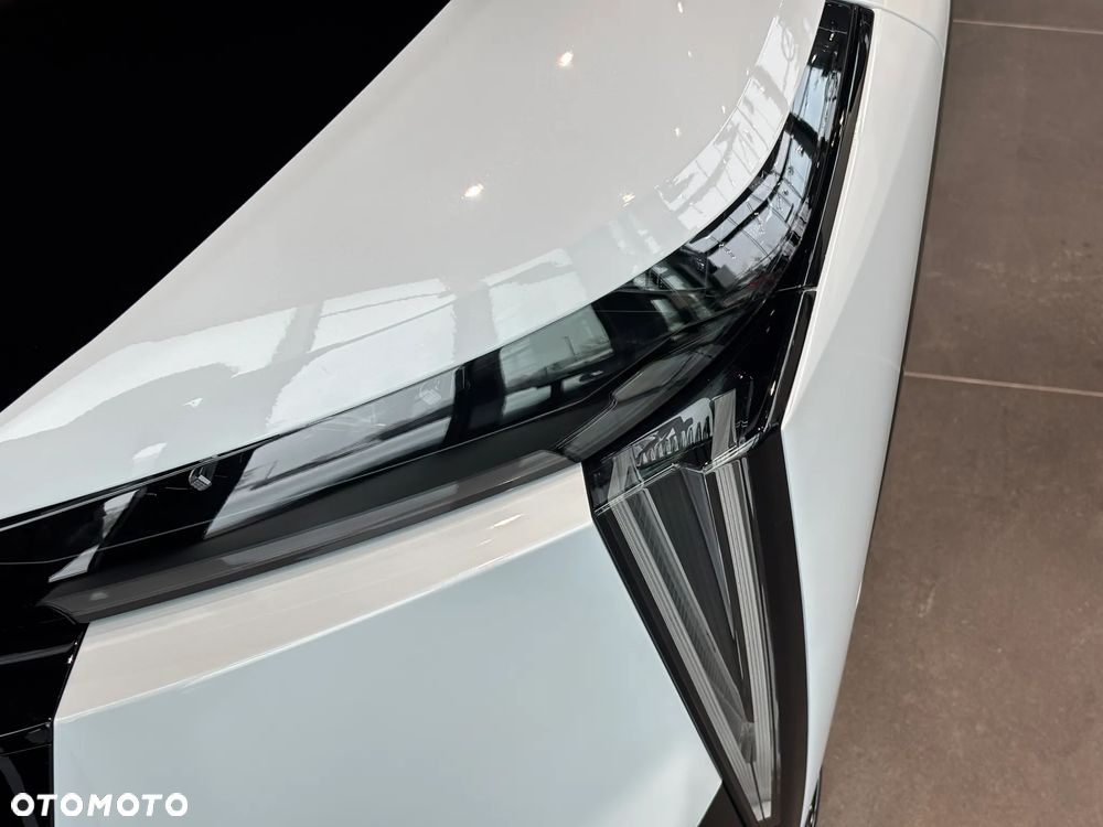 DS Automobiles N°8 - 23