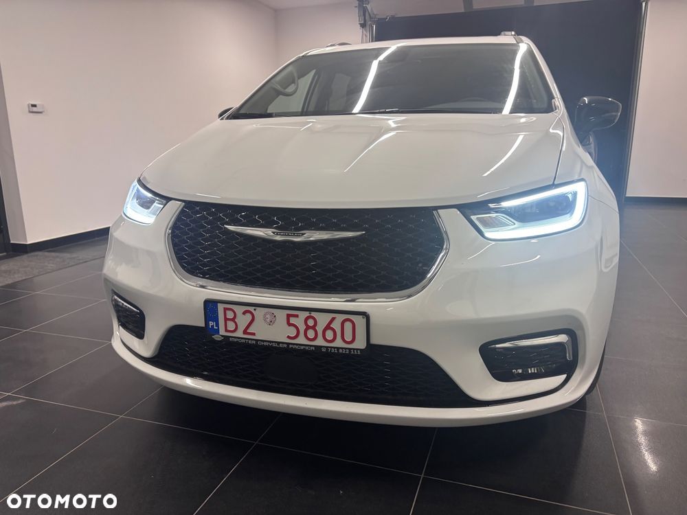 Chrysler Pacifica - 10