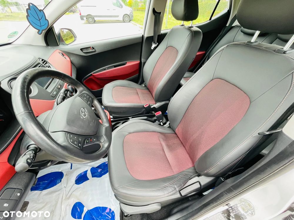 Hyundai i10 1.2 Fifa World Cup Edition - 10