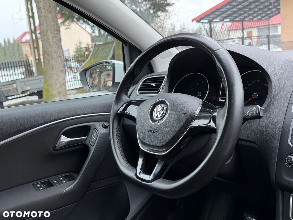 Volkswagen Polo 1.2 TSI Comfortline - 26