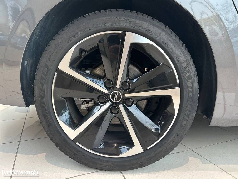 Opel Astra 1.2 T GS Aut. - 11