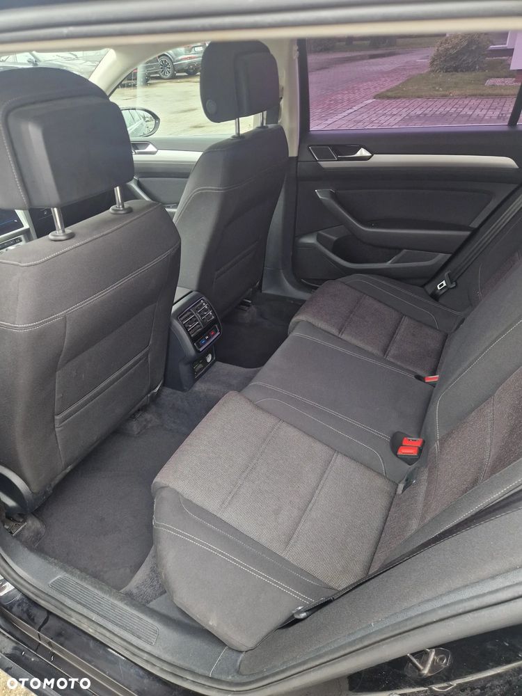 Volkswagen Passat - 10