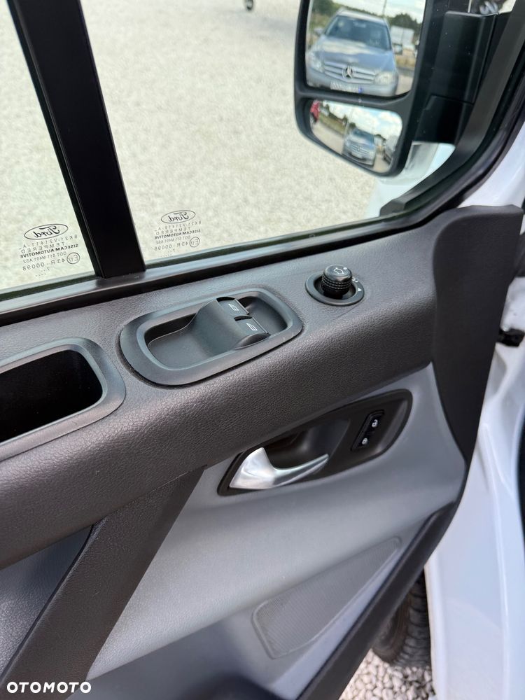 Ford Transit Custom - 38