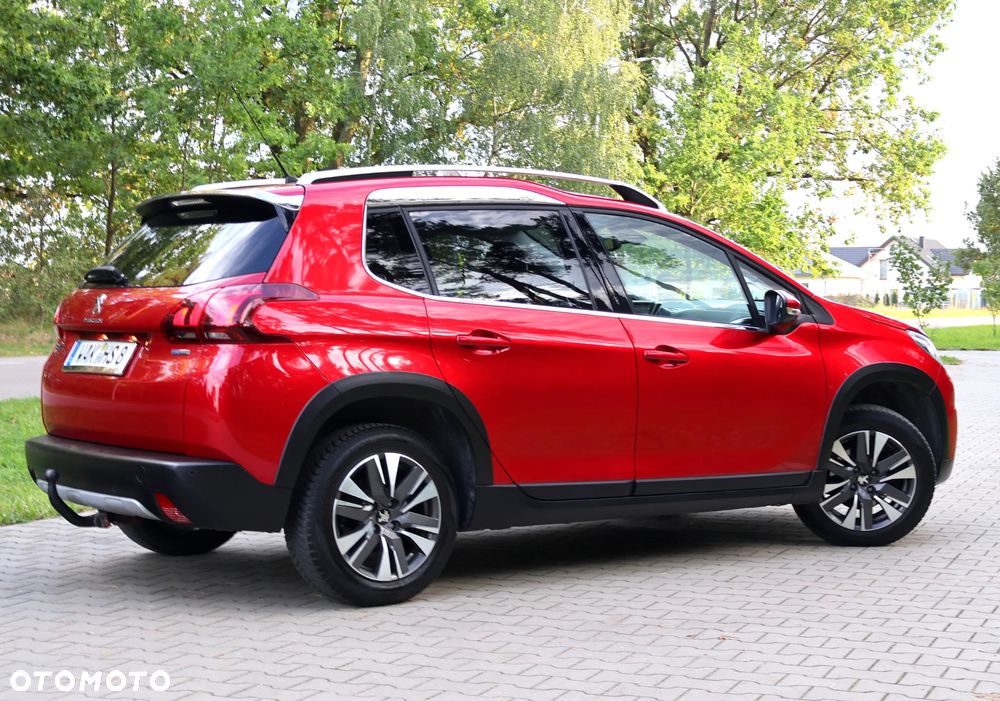Peugeot 2008 1.2 Pure Tech Allure S&S - 9