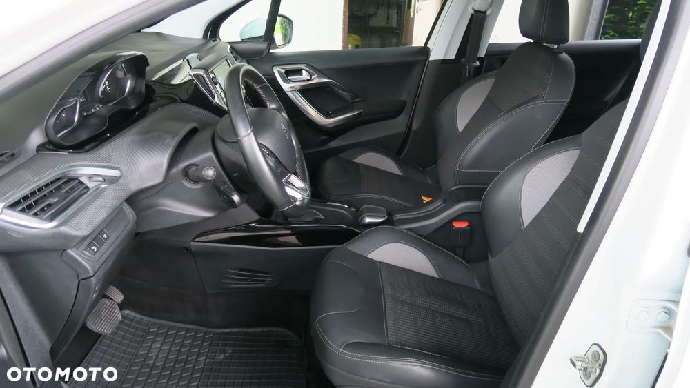 Peugeot 2008 1.2 Pure Tech Style S&S EAT6 - 18