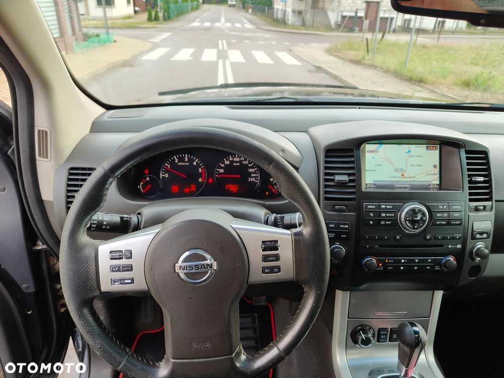 Nissan Navara 3.0 D V6 - 19