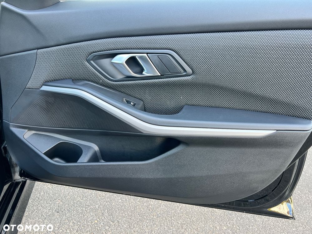 BMW Seria 3 318i Advantage - 20