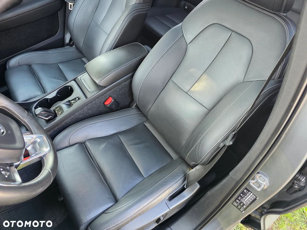 Volvo XC 40 D4 AWD Geartronic Inscription - 21