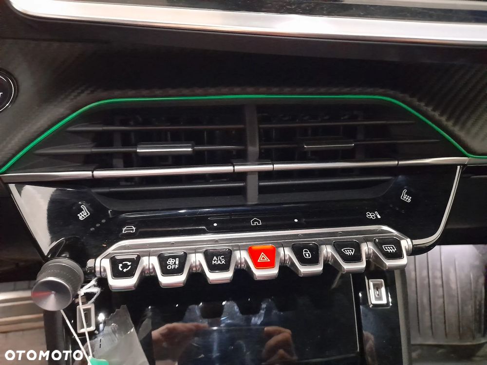 Peugeot 2008 1.2 PureTech GT Pack S&S EAT8 - 28