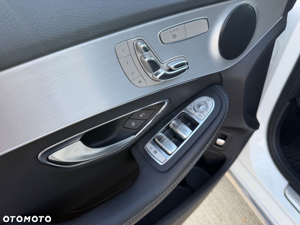 Mercedes-Benz Klasa C 300 7G-TRONIC - 24