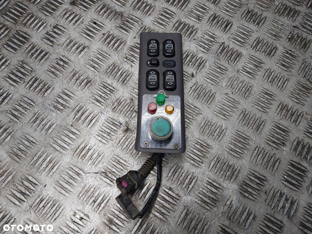 PANEL STEROWANIA SZYB MERCEDES-BENZ W168 A KLASA 1688202810 - 1