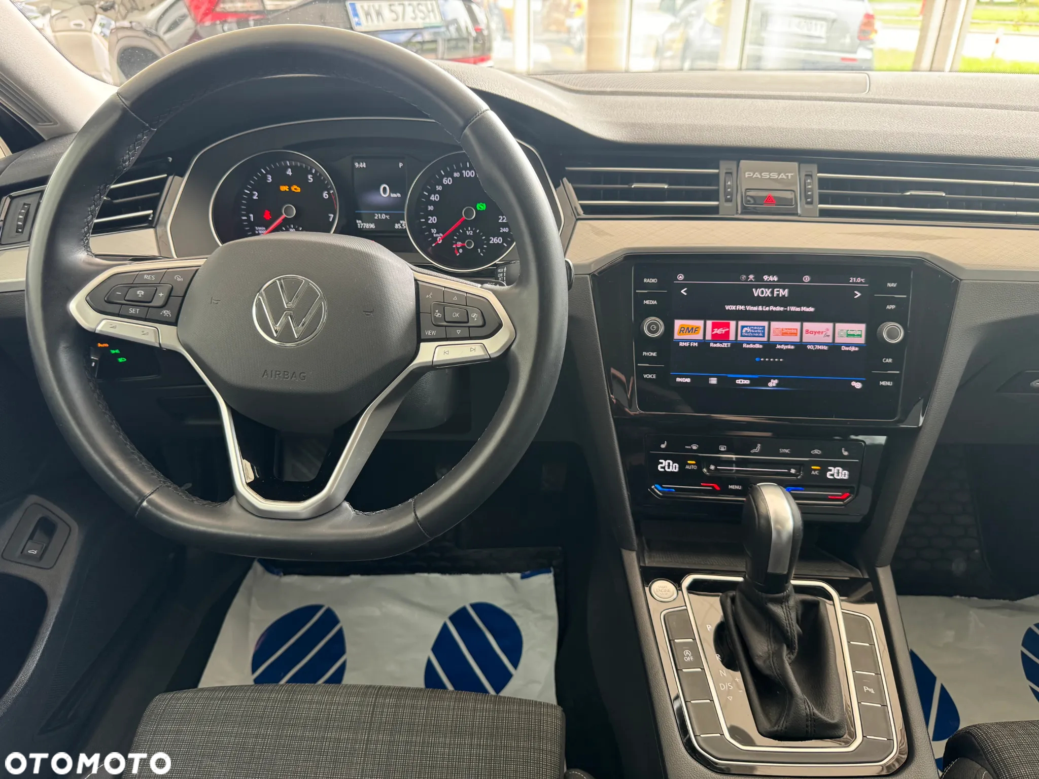 Volkswagen Passat 2.0 TSI Business DSG - 23