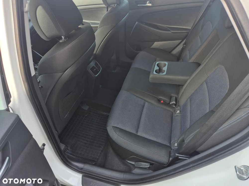 Hyundai Tucson 2.0 CRDI 4WD Automatik Style - 28