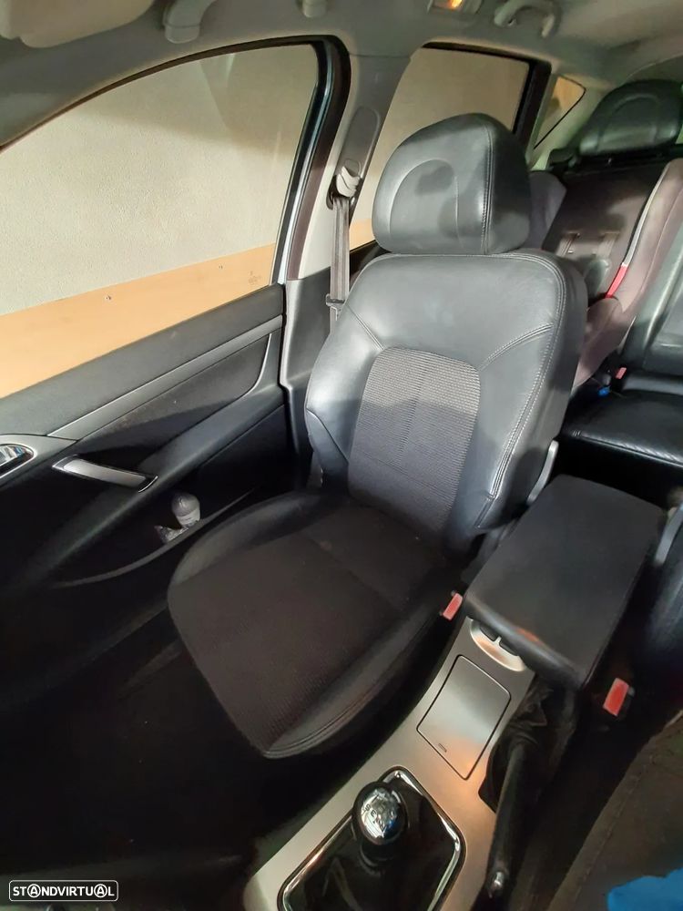 Peugeot 407 SW 2.2 HDi Executive - 11