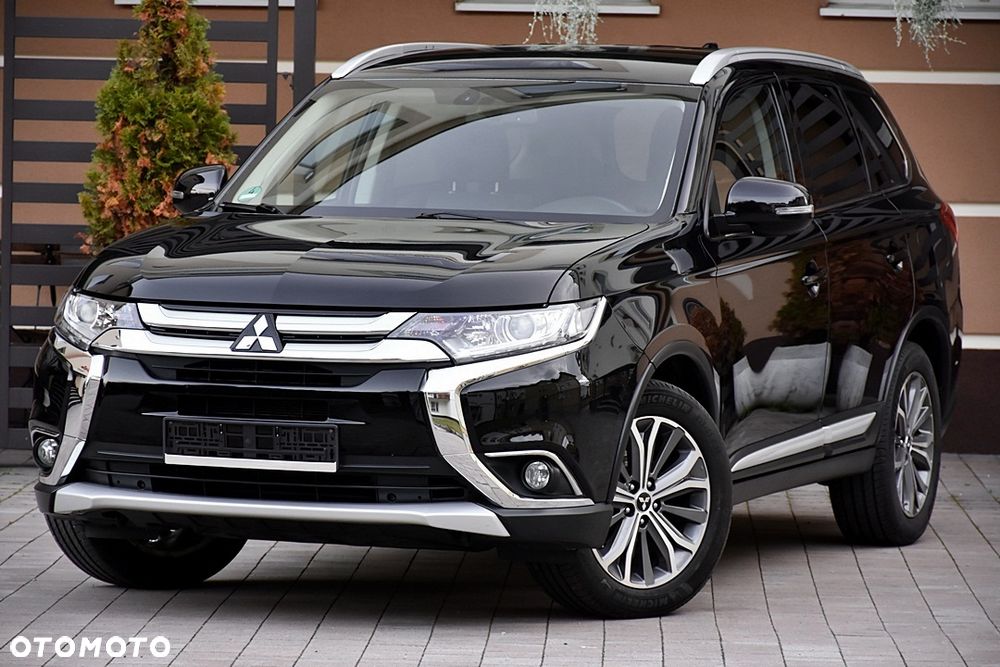 Mitsubishi Outlander 2.0 Invite + 2WD - 2