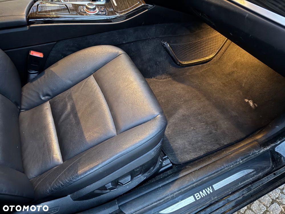 BMW Seria 5 528i - 23