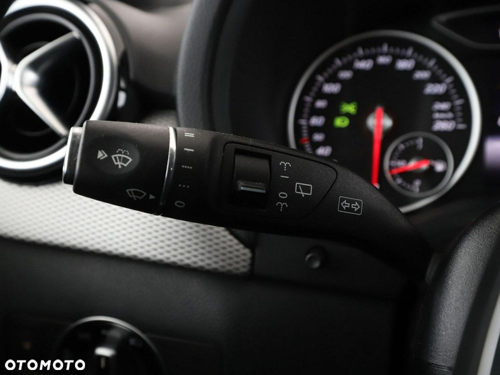 Mercedes-Benz Klasa B 180 (CDI) d 7G-DCT Urban - 33