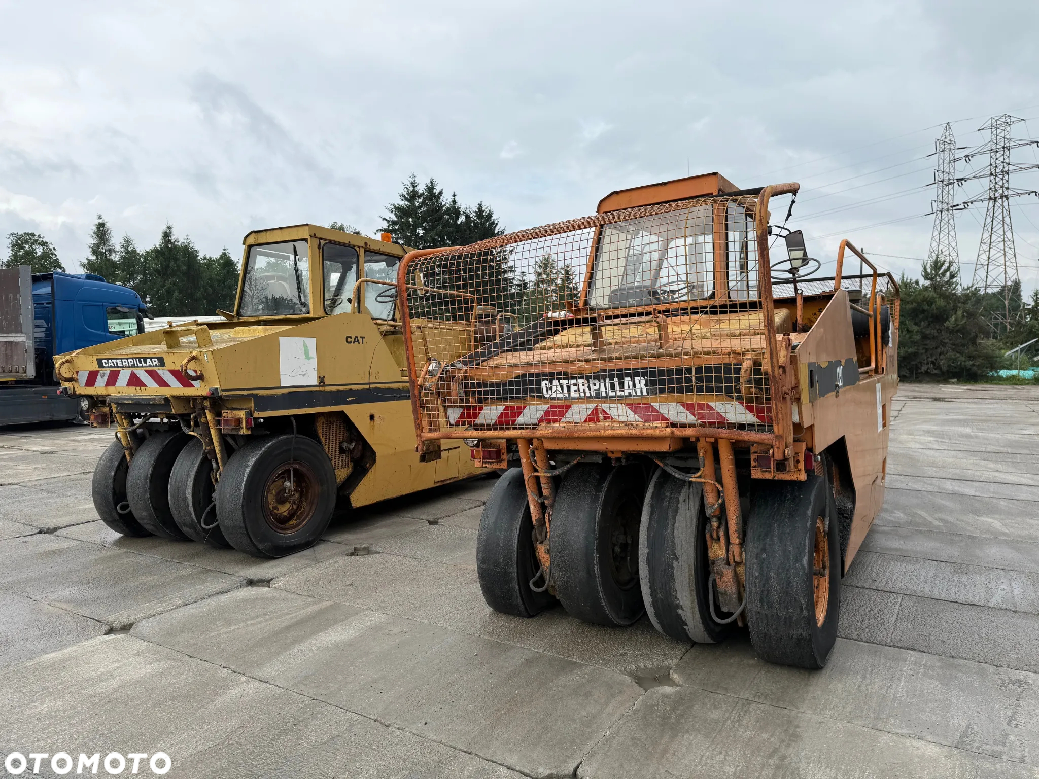 Caterpillar PS300 Walec Koła Gumowe - 8