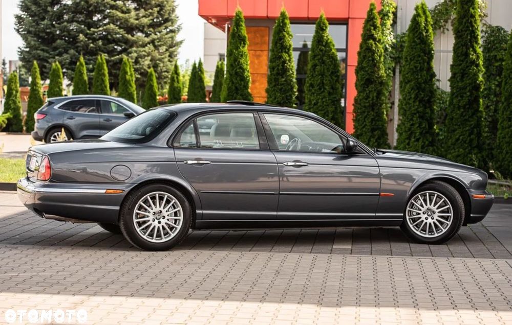 Jaguar XJR 4.2 - 16