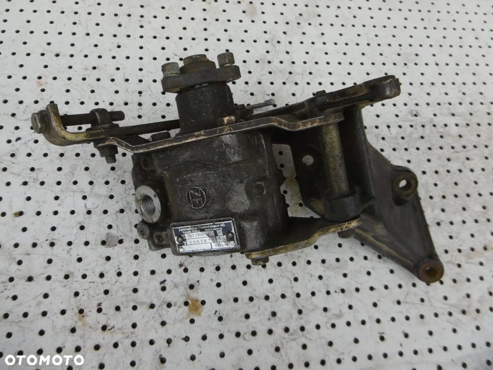 POMPA WSPOMAGANIA VW LT 2.4 - 3