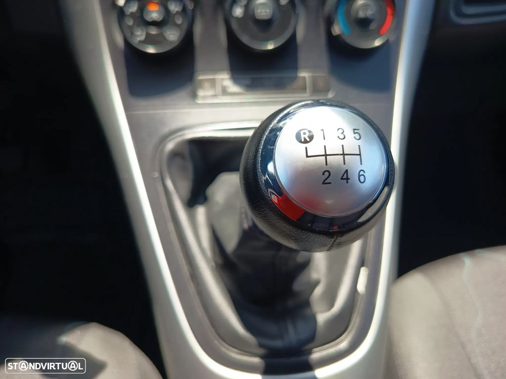 Toyota Auris 1.4 D-4D Comfort - 23