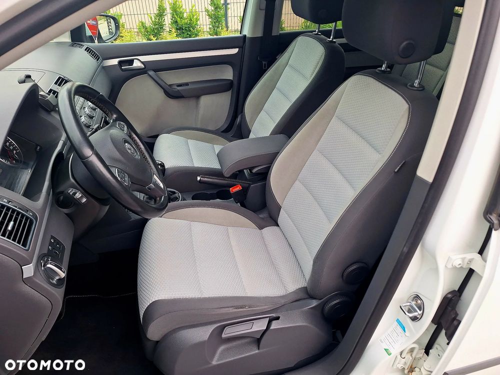 Volkswagen Touran - 17