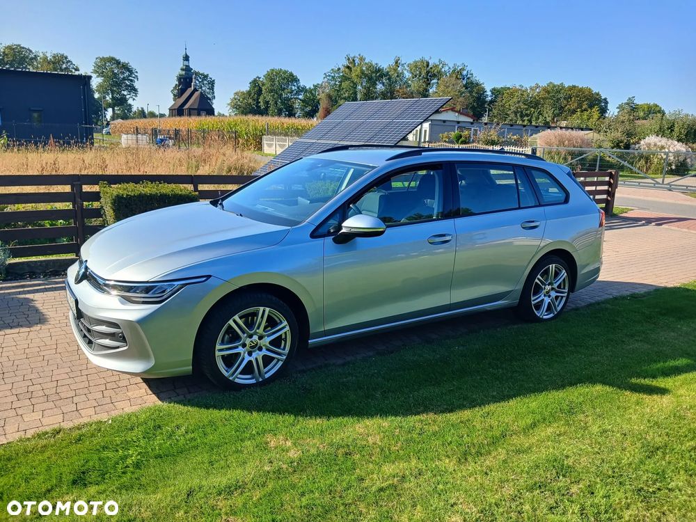 Volkswagen Golf - 1