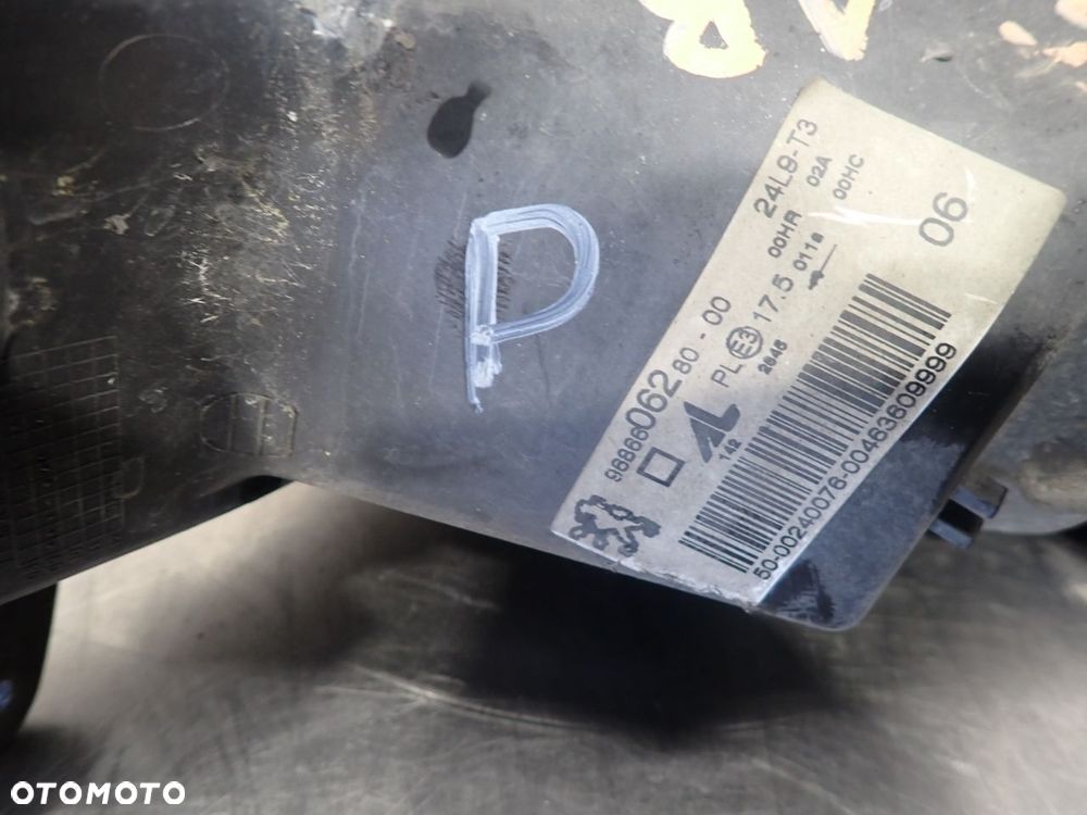 LAMPA PRAWA PRZEDNIA PEUGEOT 206 + 1.4 HDI 9686606280 - 4