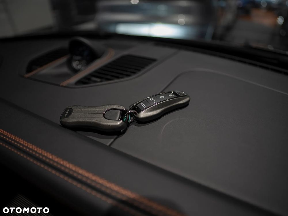 Porsche 911 Carrera Turbo S - 39