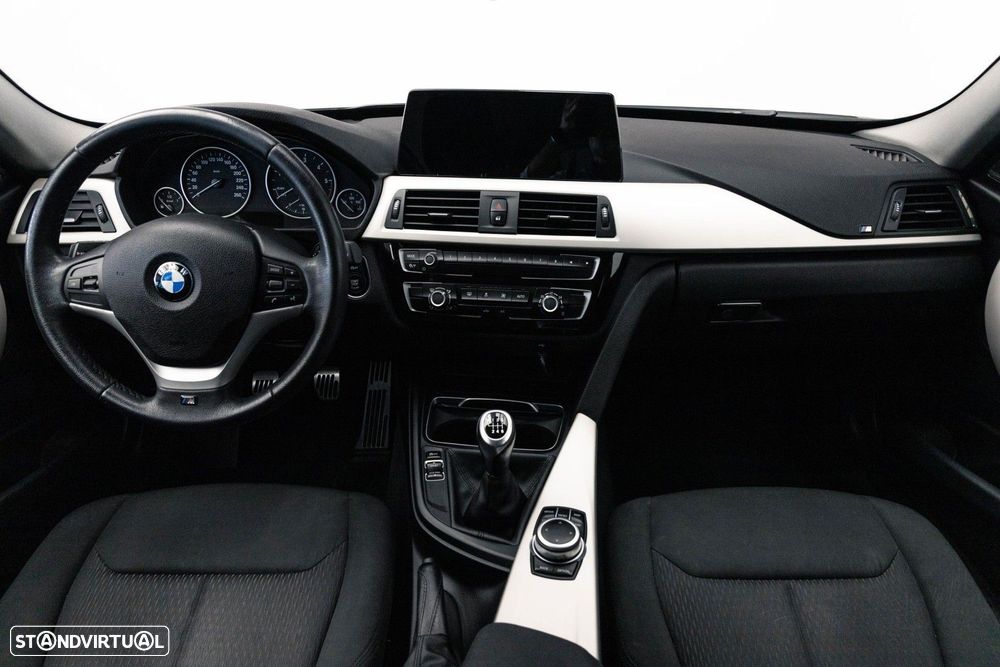 BMW 318 d Touring - 14