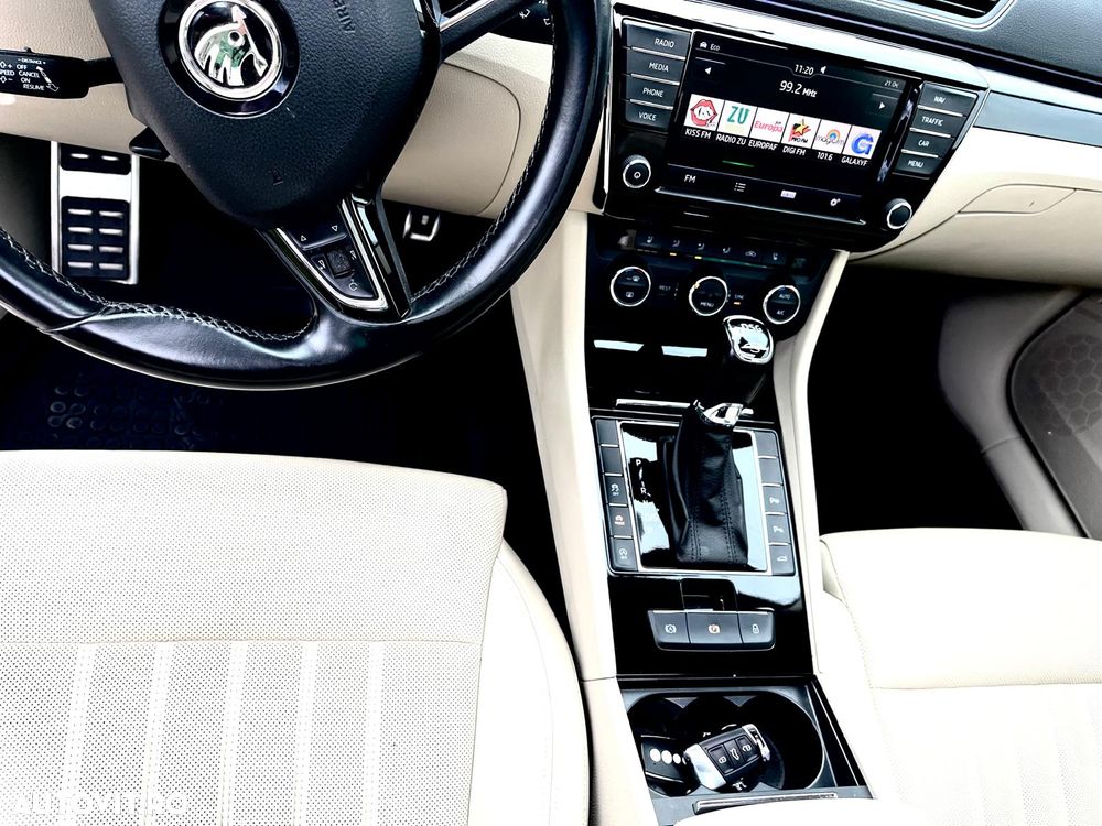 Skoda Superb 2.0 TDI 4X4 DSG L&K - 9